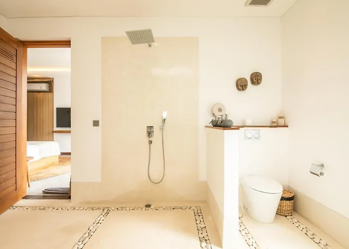 Coastal Elegance 4br Villa, 400m To Finns Villa