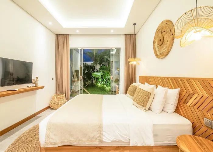 Villa Coastal Elegance 4br Villa, 400m To Finns Canggu
