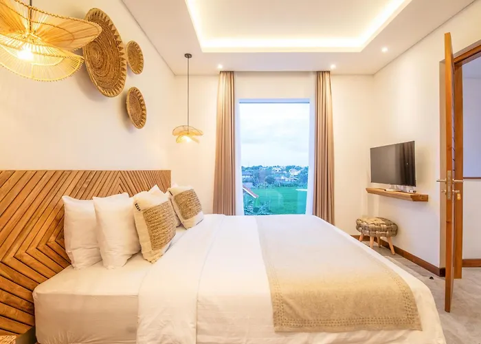 Coastal Elegance 4br Villa, 400m To Finns Villa Canggu