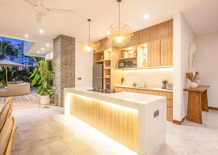 Villa Coastal Elegance 4br Villa, 400m To Finns Canggu