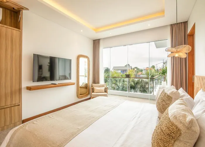 Coastal Elegance 4br Villa, 400m To Finns Villa Canggu