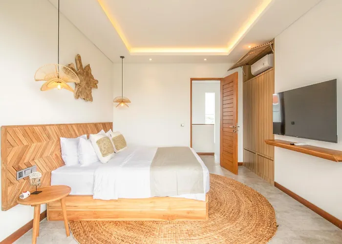 Coastal Elegance 4br Villa, 400m To Finns Villa