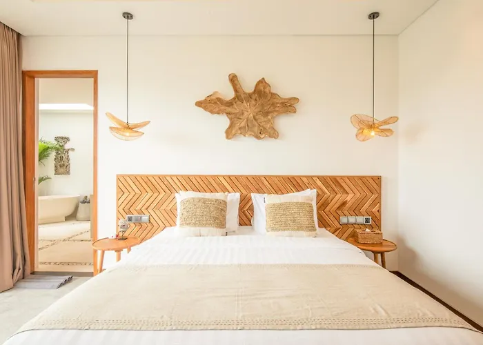 Villa Coastal Elegance 4br Villa, 400m To Finns Canggu
