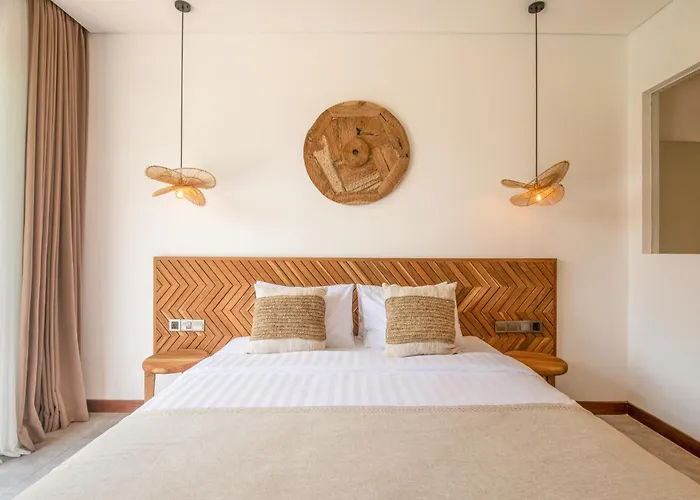 Coastal Elegance 4br Villa, 400m To Finns Villa Canggu