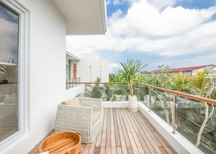 Coastal Elegance 4br Villa, 400m To Finns Canggu