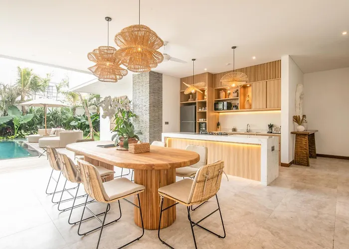 Coastal Elegance 4br Villa, 400m To Finns Villa