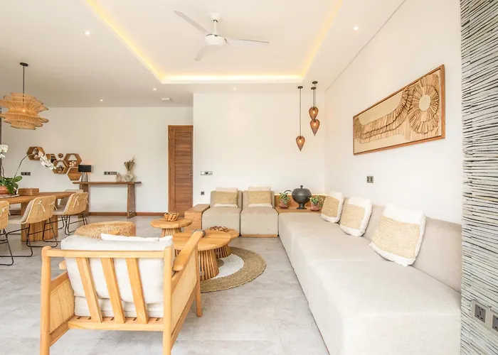 Coastal Elegance 4br Villa, 400m To Finns