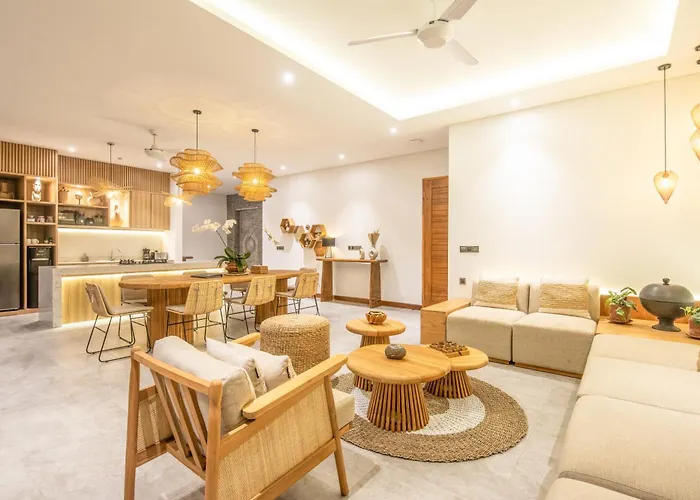 Coastal Elegance 4br Villa, 400m To Finns Canggu